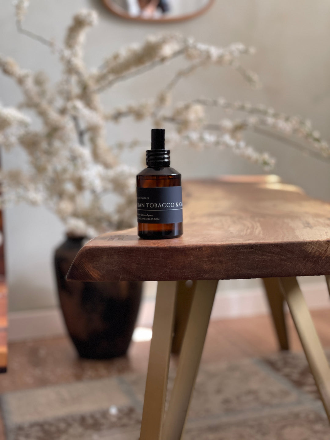 CUBAN TOBACCO & OAK ROOM AND FABRIC SPRAY in black glossy bottle for refreshing home fragrance by Glim Glam