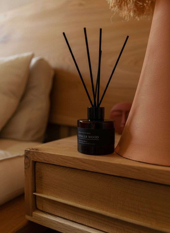 GINGER WOOD REED DIFFUSER in amber 500 ml bottle, long-lasting luxury home fragrance by Glim Glam